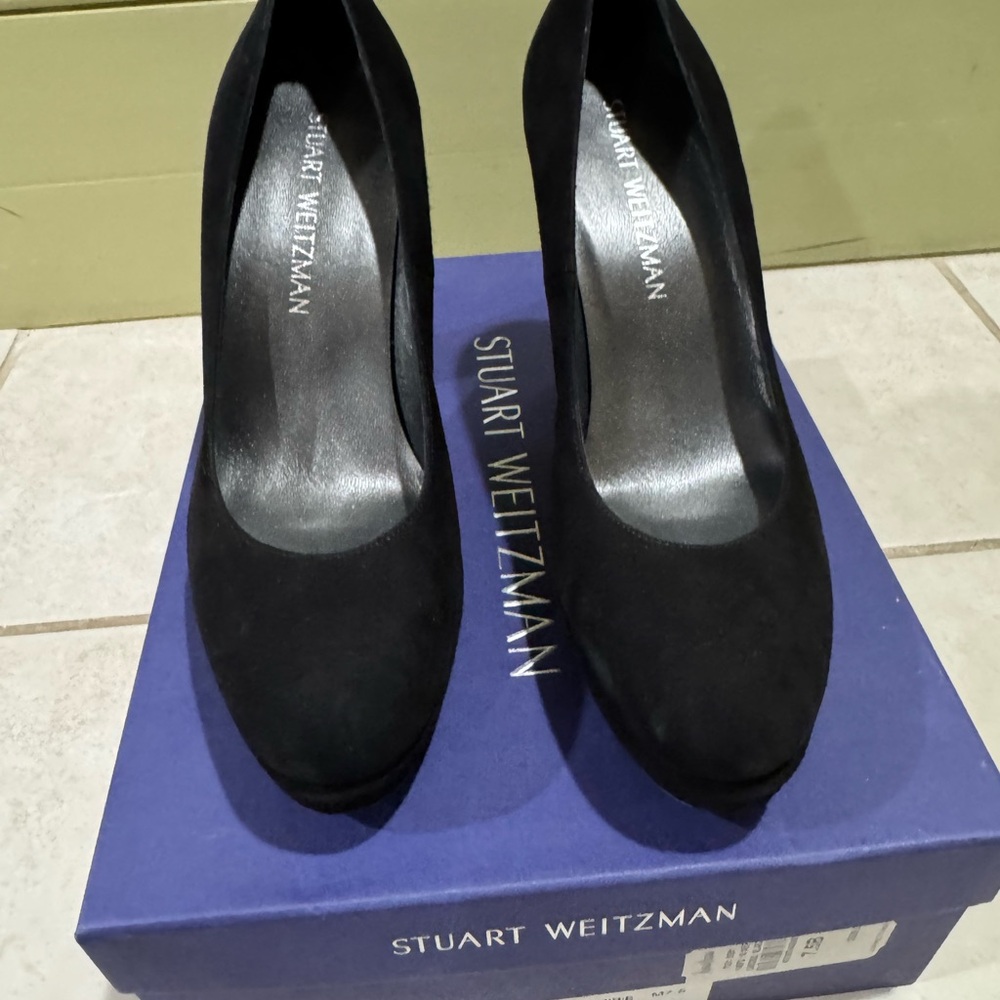 Stuart Weitzman Classic Black Pumps